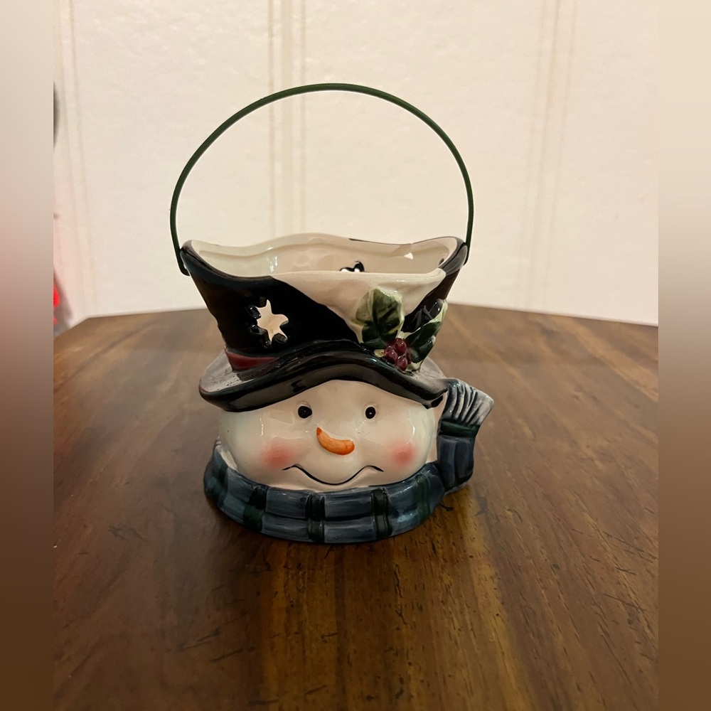 Snow Man Bucket - Picture 3 of 3
